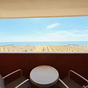 Alpina - Frontemare Centrale - Immobil Relax Apartman Lido di Jesolo